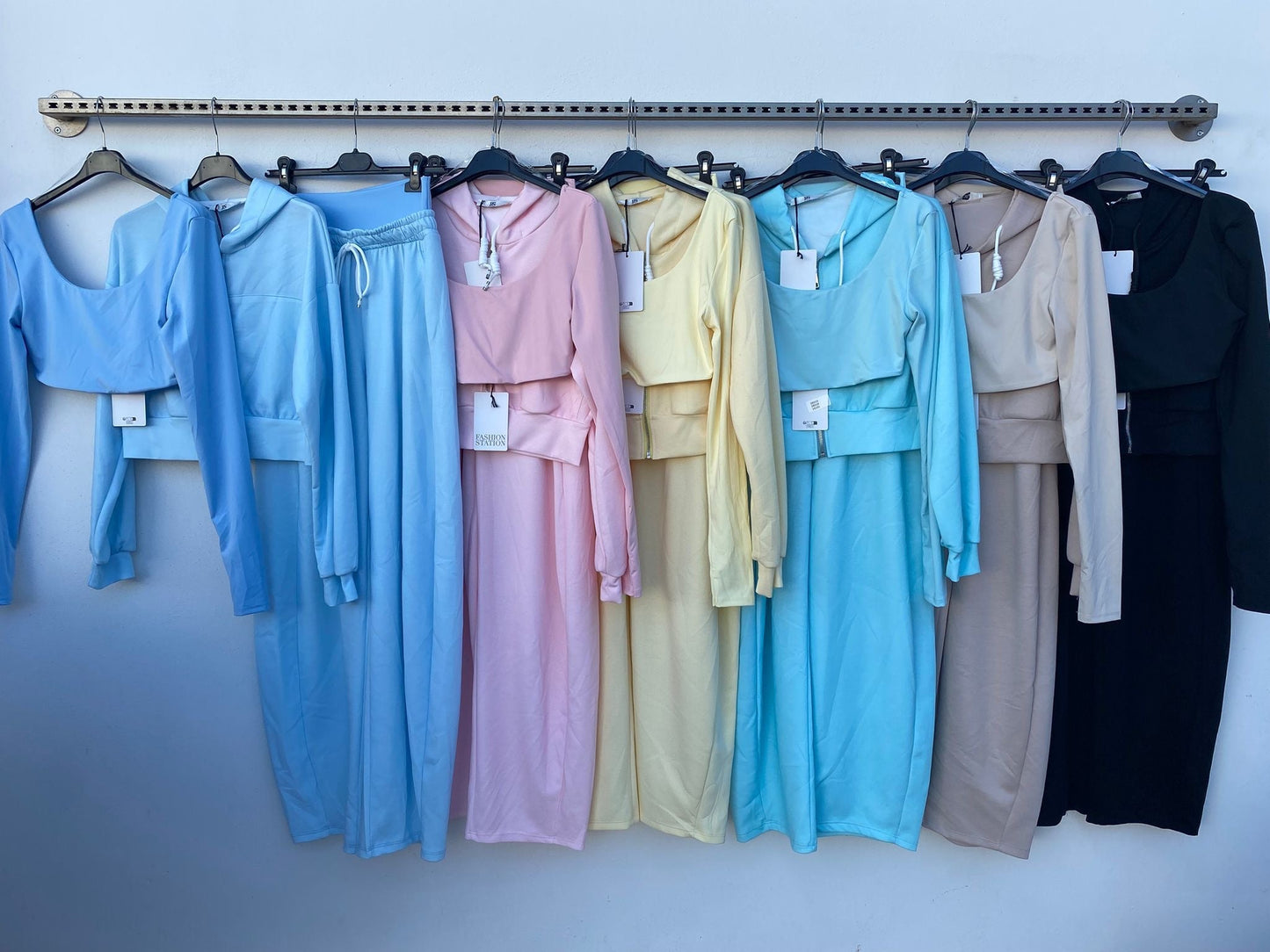 Completo Elegante in Tessuto di Alta Qualità