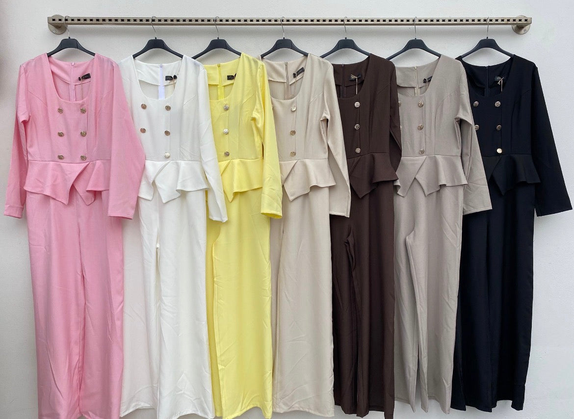 Tuta sportiva con cappuccio e pantaloni coordinati