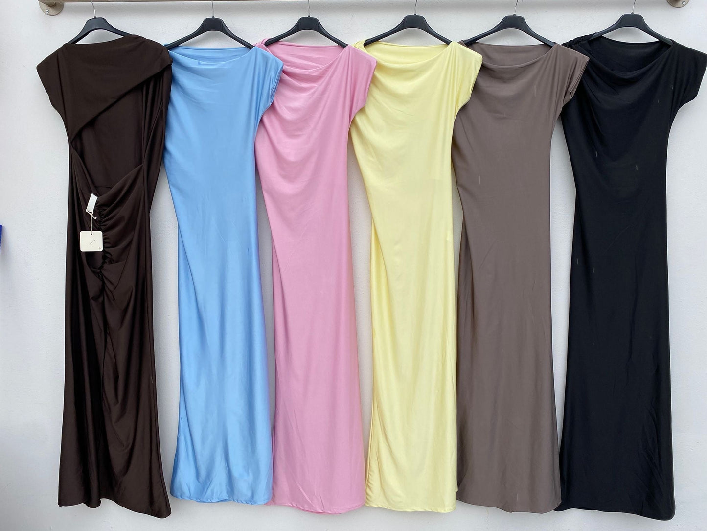 Abito elegante in tessuto leggero