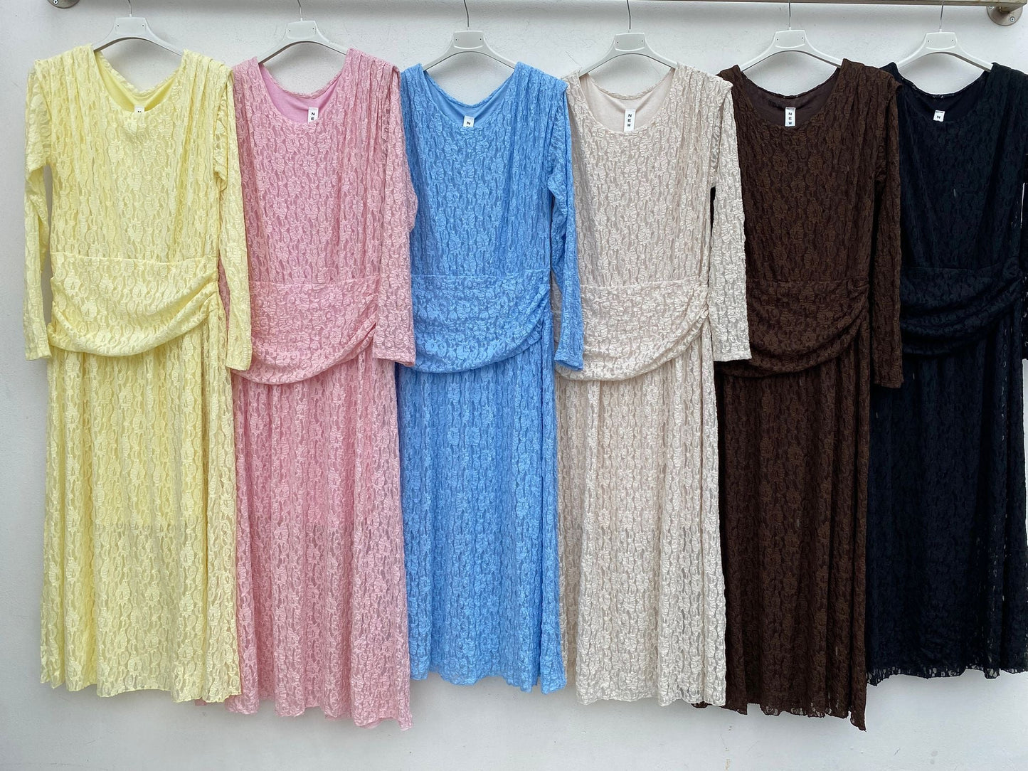 Abito elegante in tessuto leggero