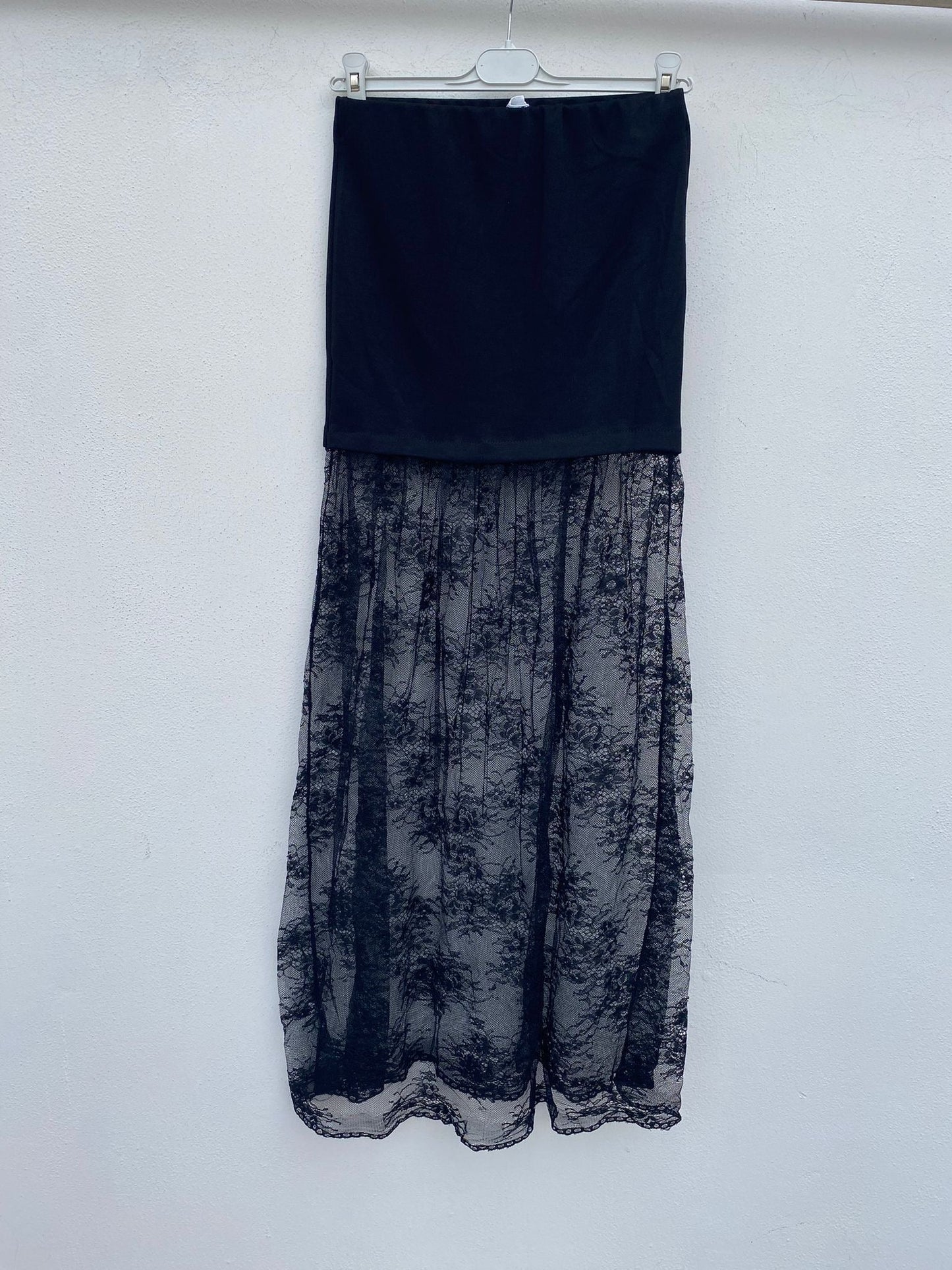 Gonna in tessuto leggero con design elegante