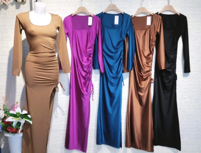 Abito elegante a maniche lunghe con scollo a V