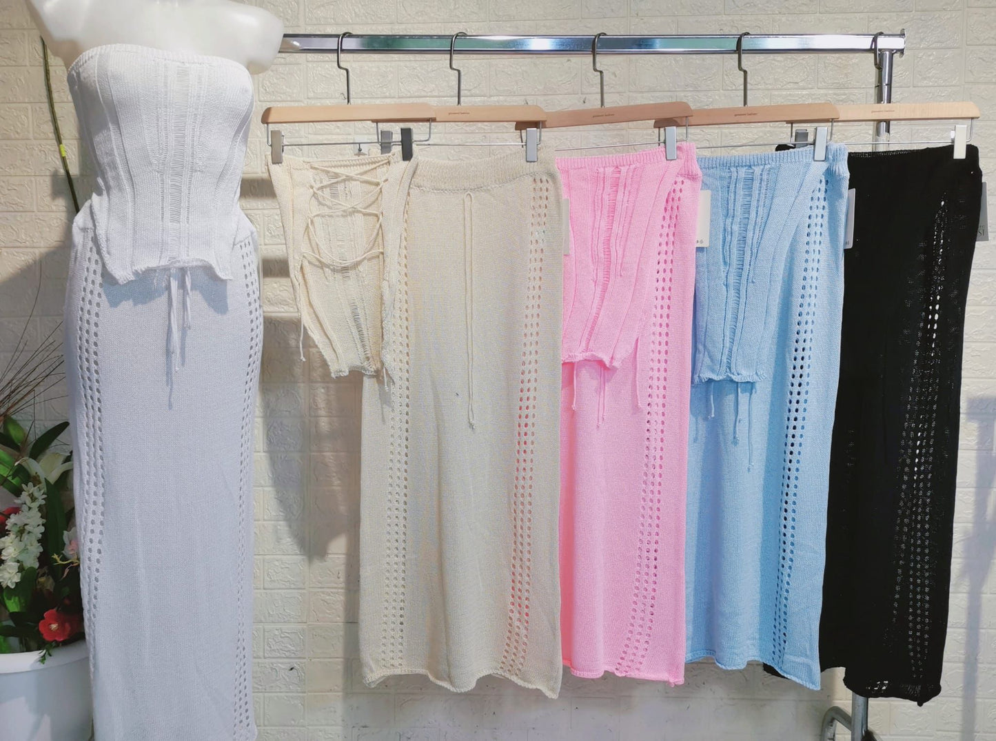 Completo elegante in tessuto leggero con giacca e pantaloni abbinati