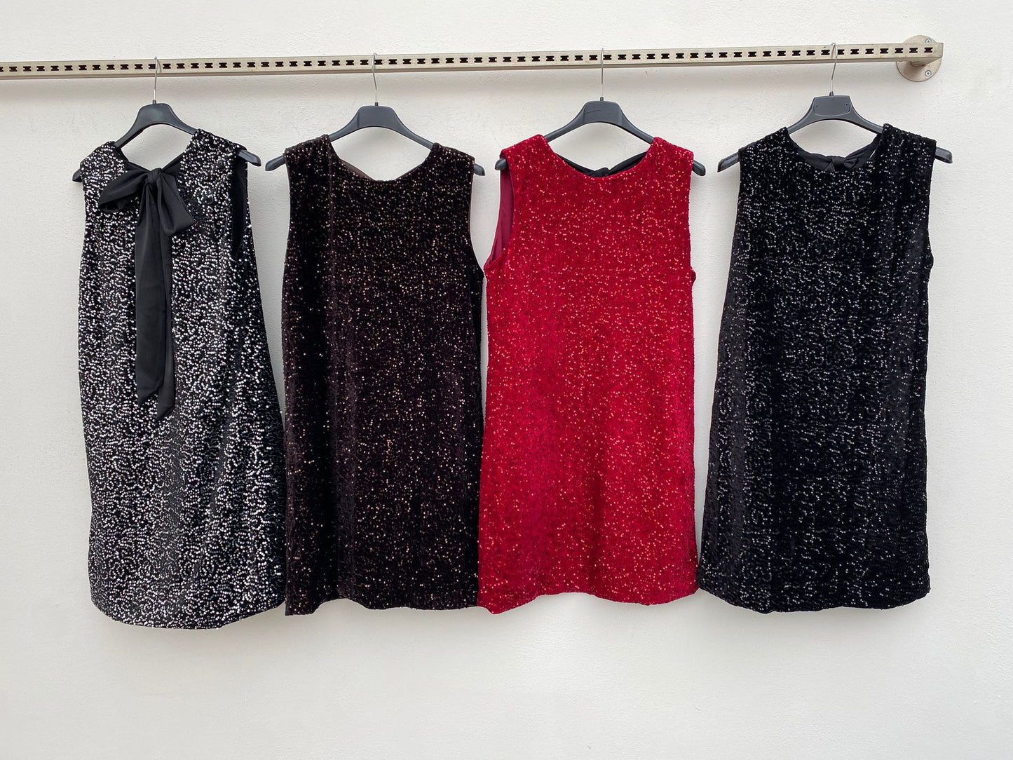 Abito elegante in tessuto leggero