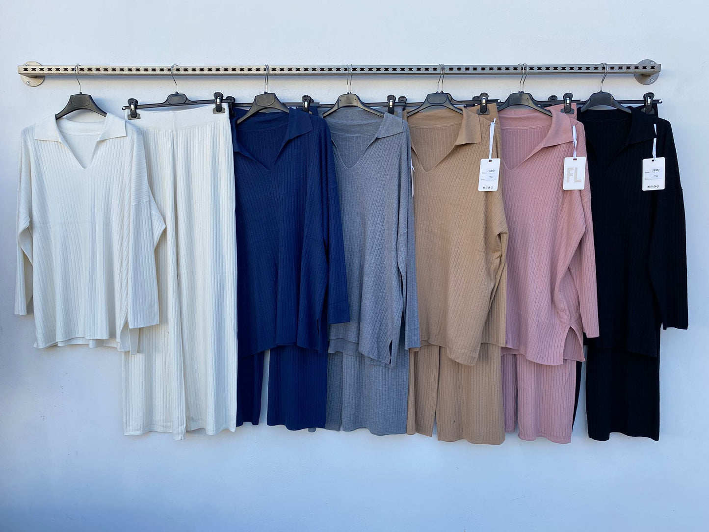 Completo elegante in tessuto leggero