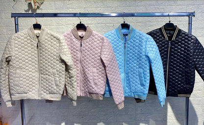 Giacca imbottita con cappuccio regolabile