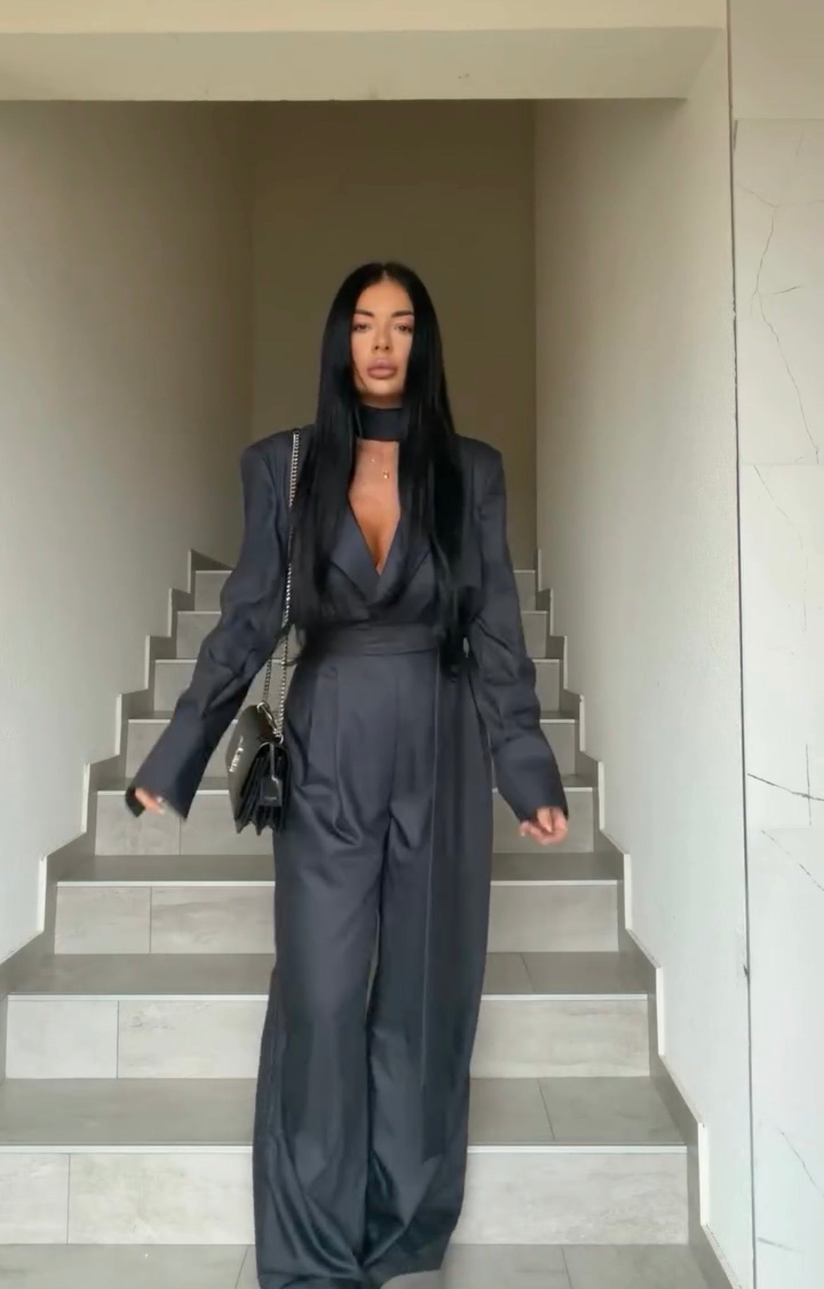 Tuta elegante in tessuto leggero