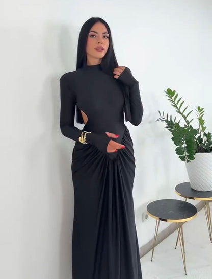 Abito elegante in tessuto leggero con scollo a V e maniche corte