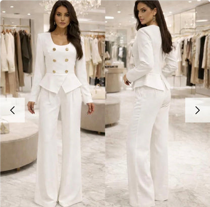 Tuta sportiva con cappuccio e pantaloni coordinati