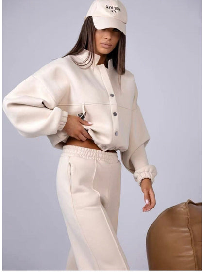 Completo elegante in tessuto leggero