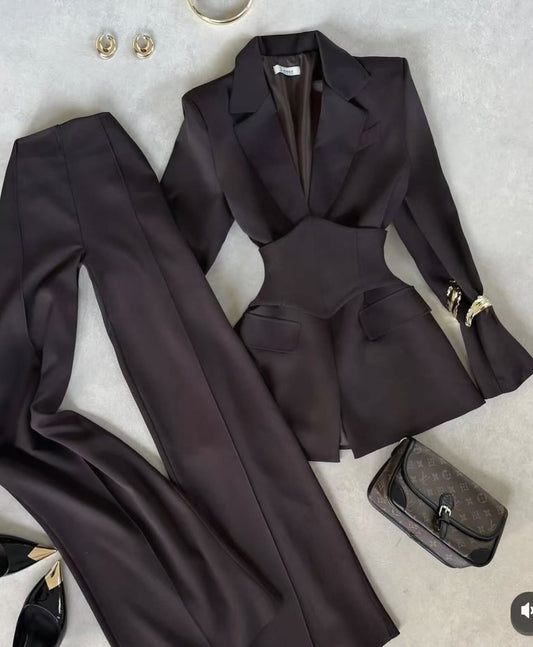 Completo Elegante in Tessuto di Alta Qualità