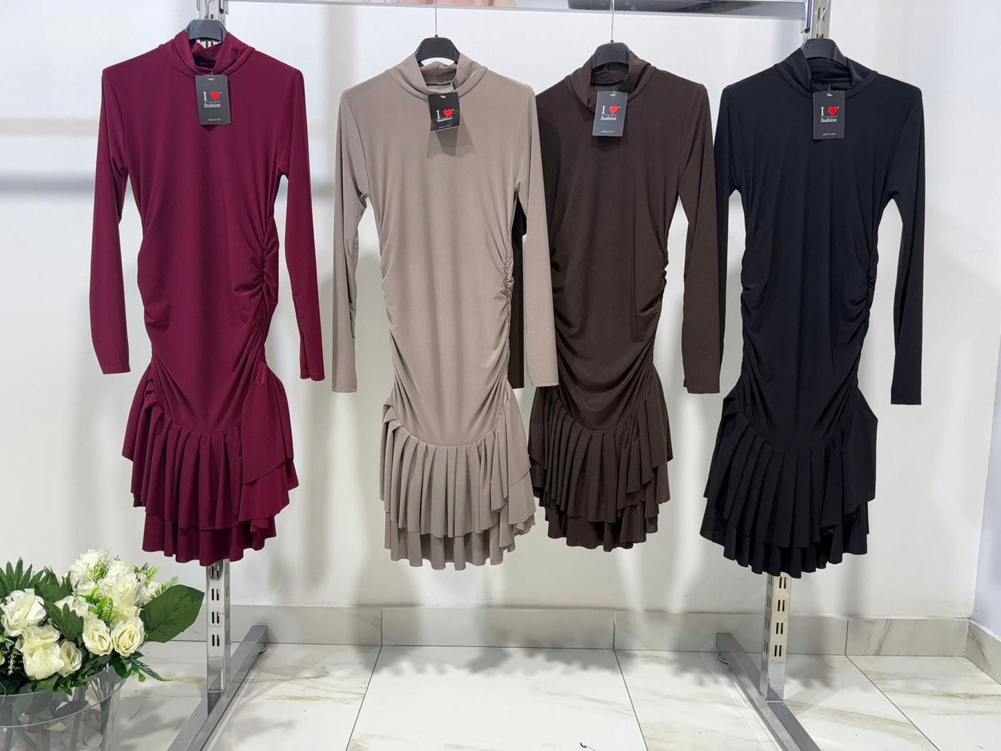 Abito elegante in tessuto pregiato