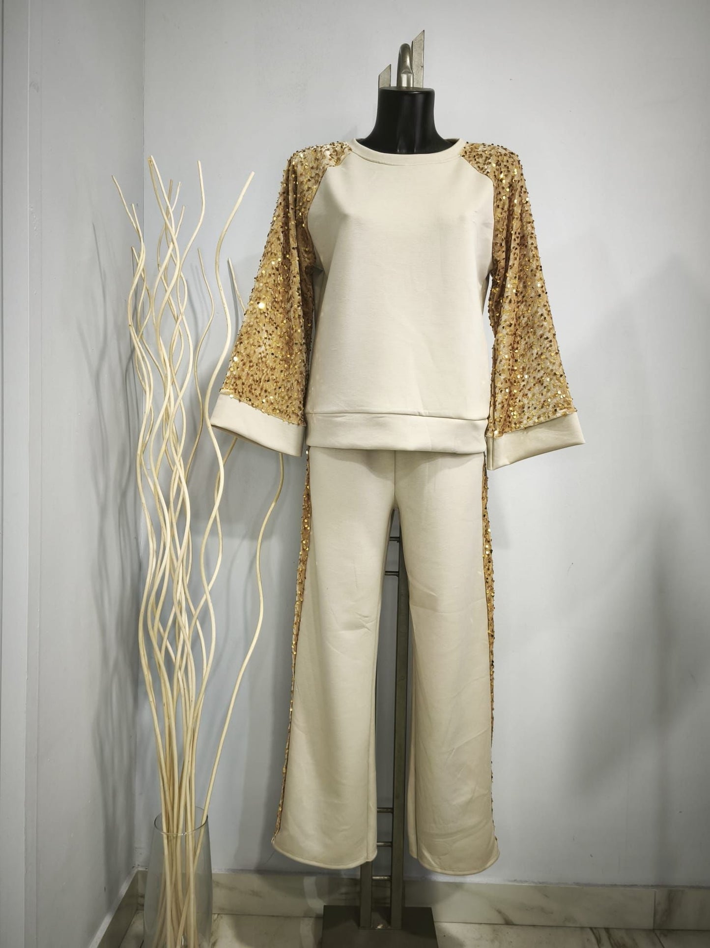 Coordinato Elegante in Tessuto Confortevole