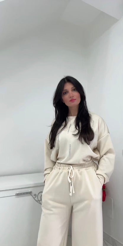 Completo elegante in tessuto leggero