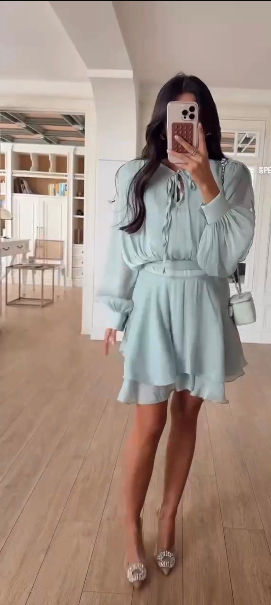 Abito elegante in tessuto pregiato