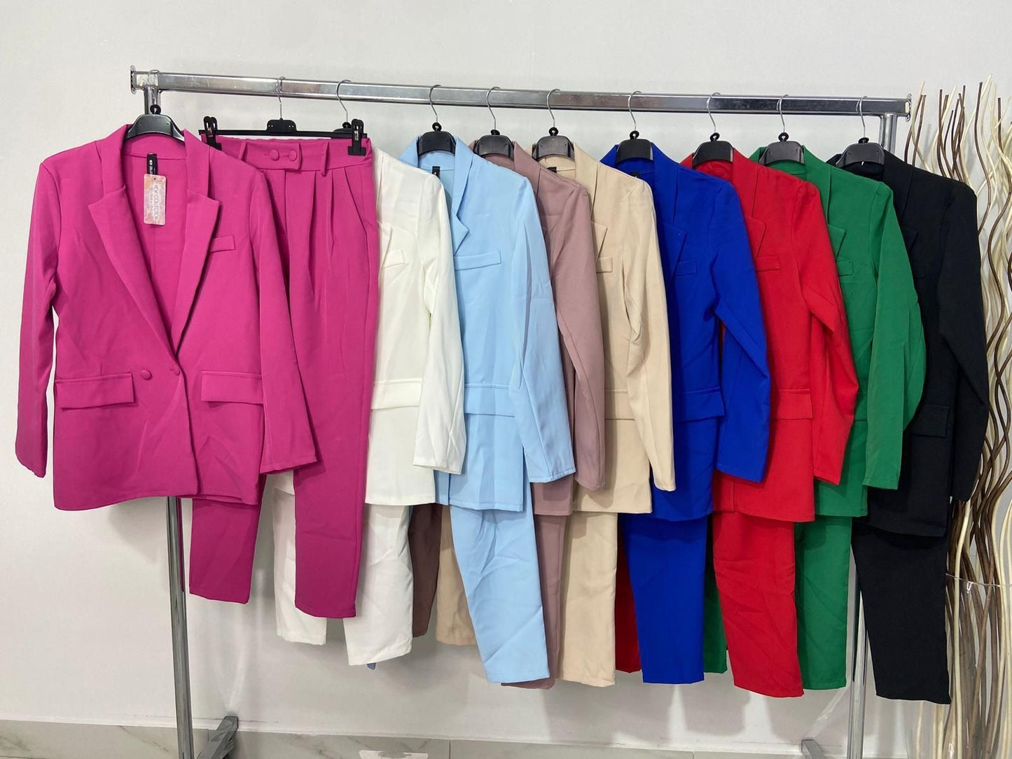 Completo elegante in tessuto pregiato