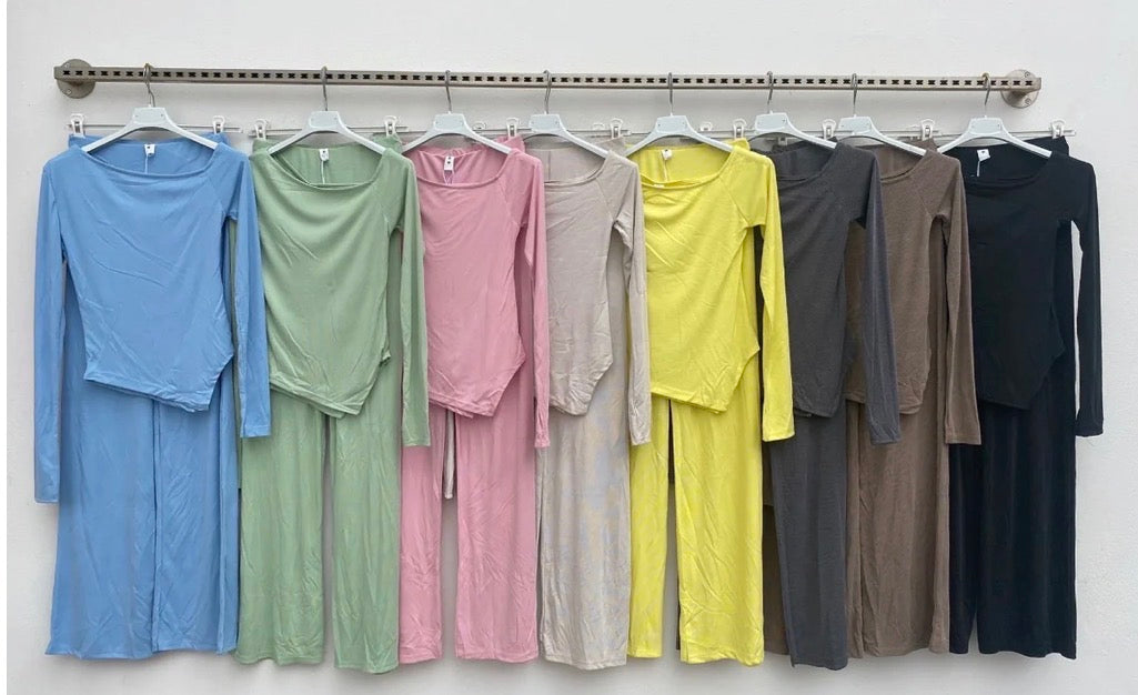 Completo elegante in stile Napoli