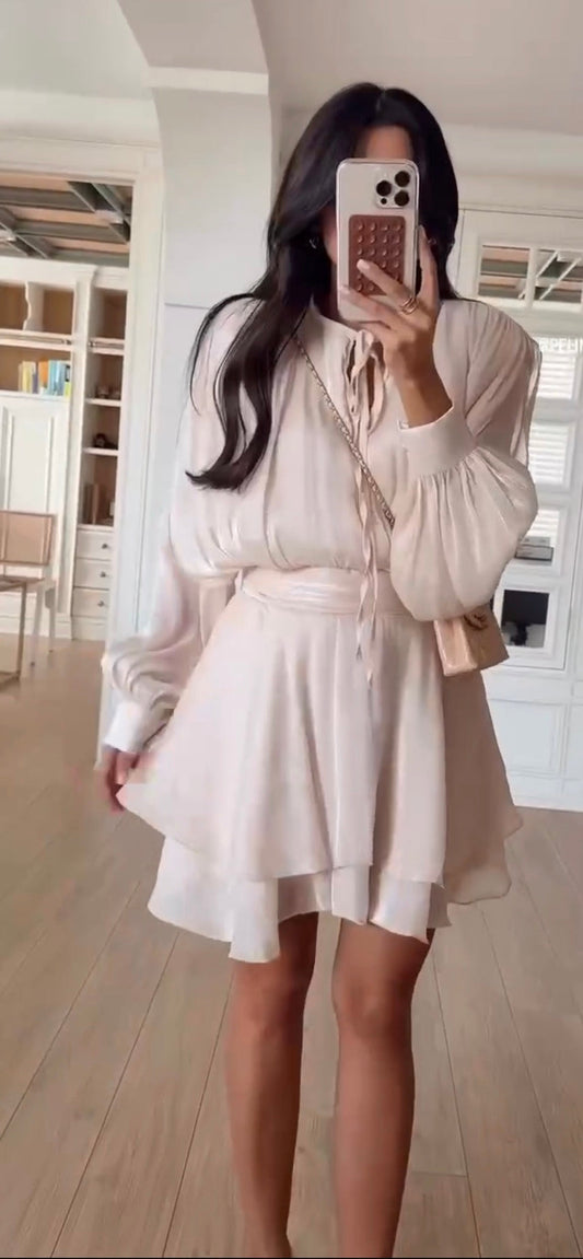 Abito elegante in tessuto pregiato