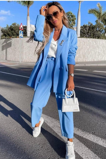 Completo elegante in tessuto pregiato