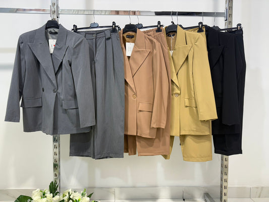 Completo giacca e pantaloni elegante