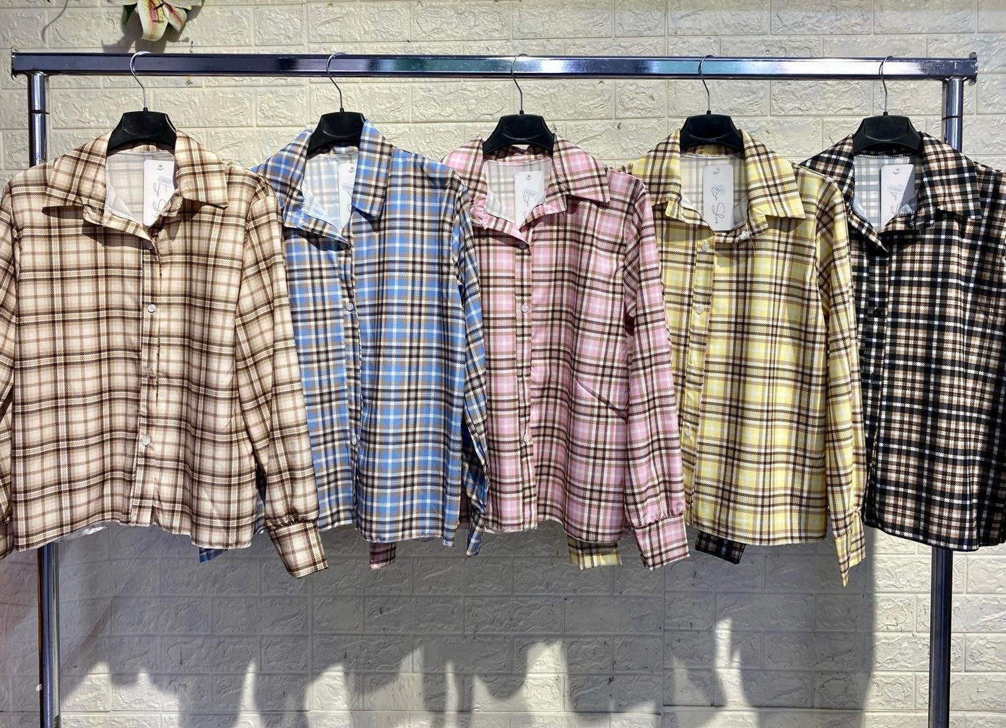 Camicia in cotone a maniche lunghe con colletto classico