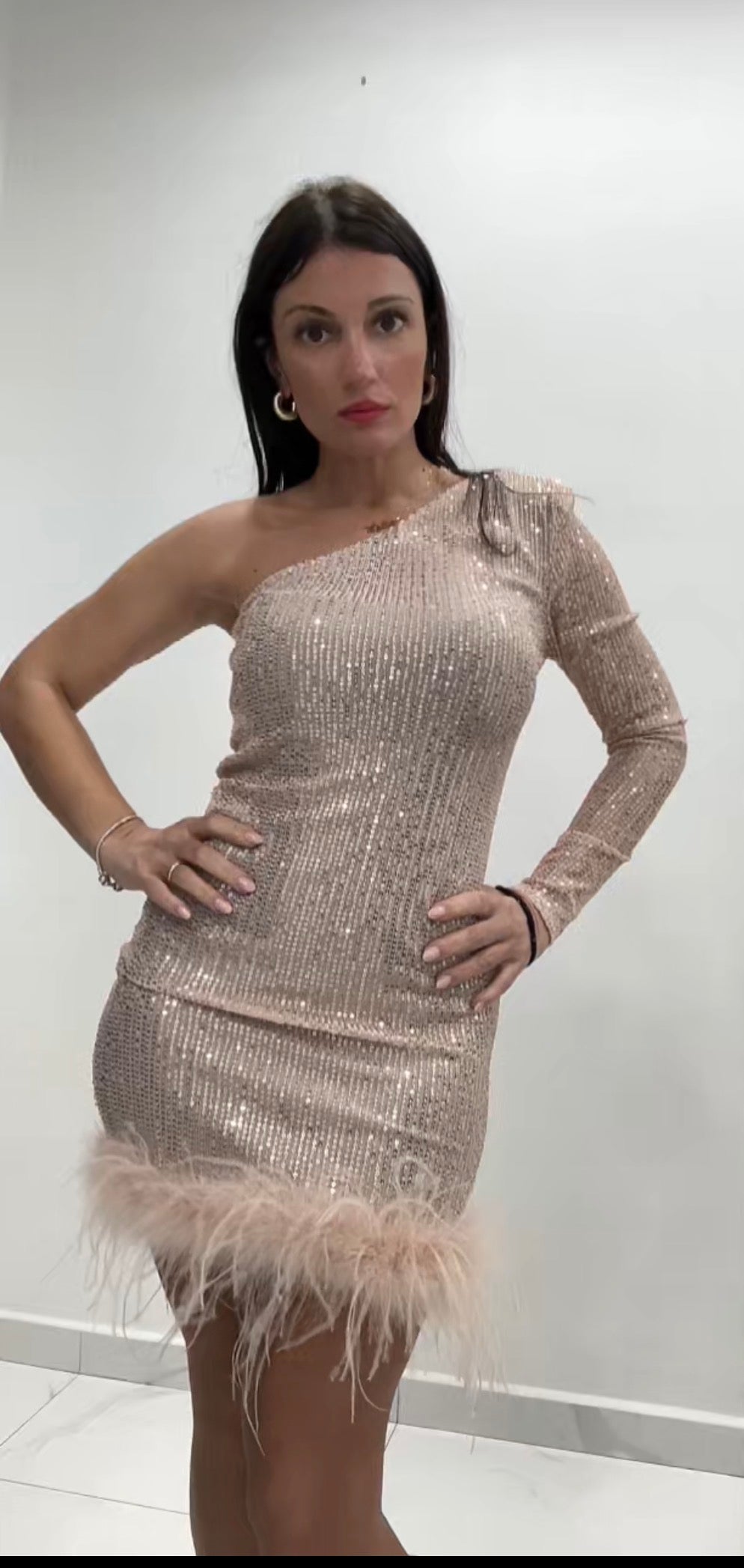 Abito elegante in tessuto leggero