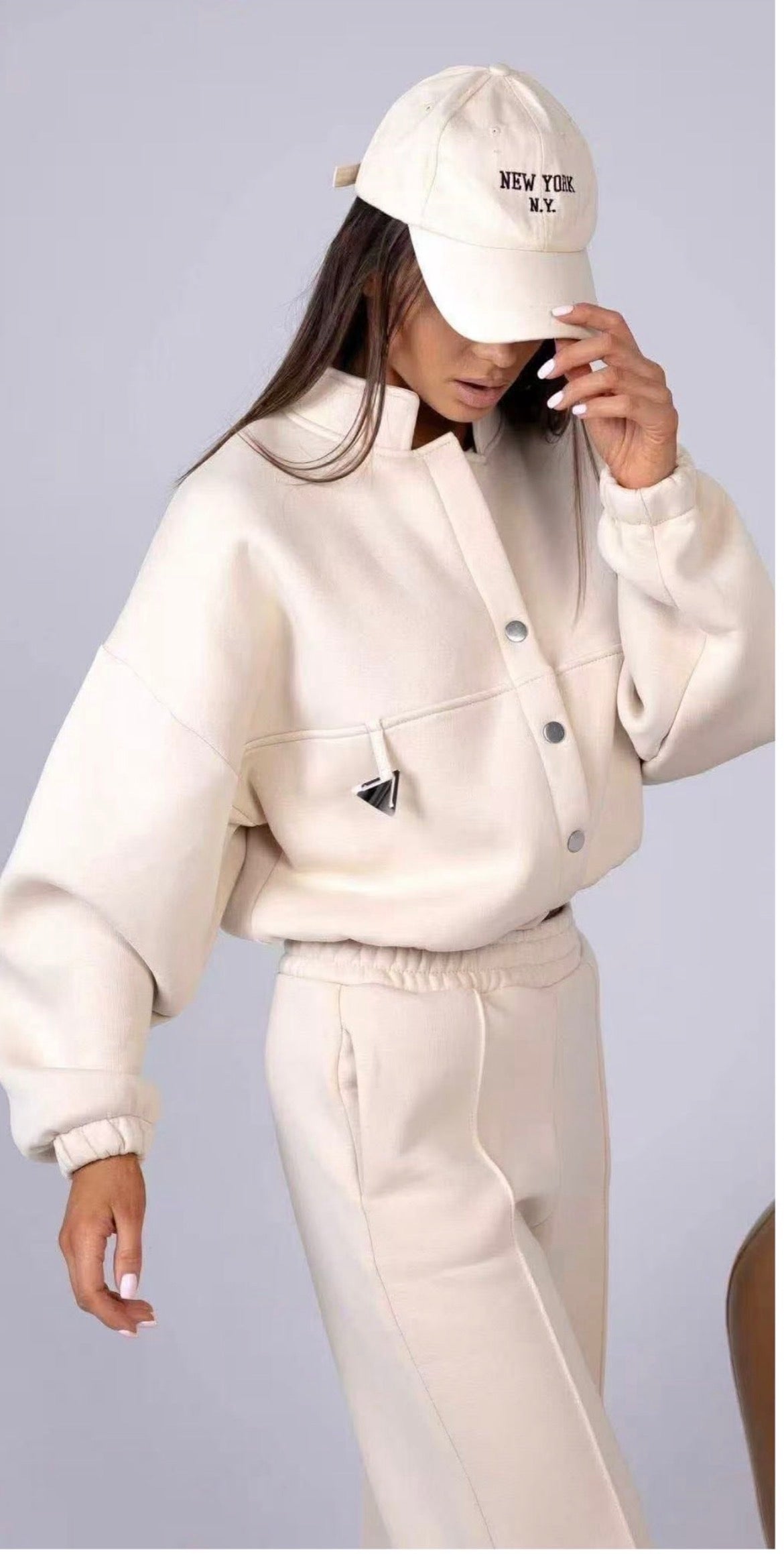 Completo elegante in tessuto leggero