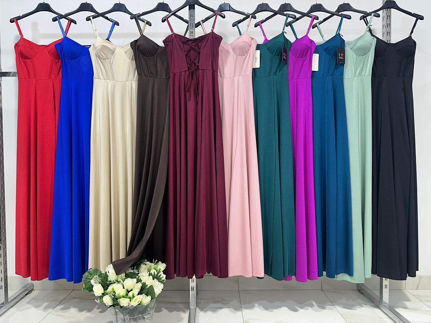 Abito elegante in tessuto leggero