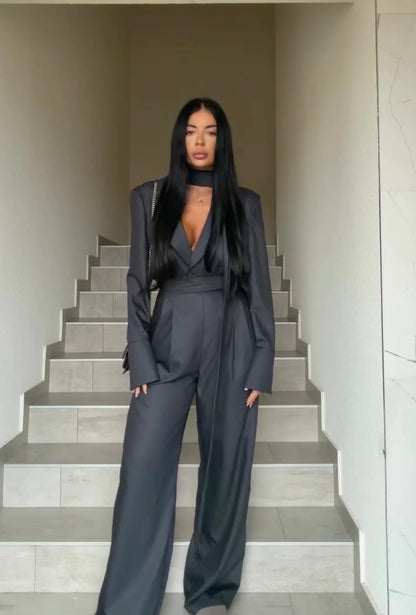 Tuta elegante in tessuto leggero