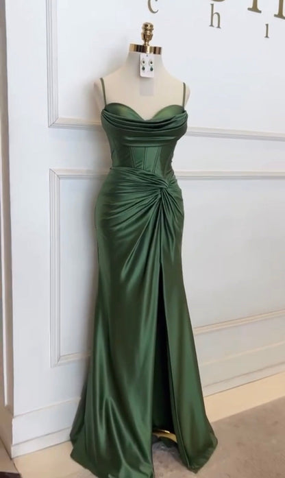 Abito Elegante in Tessuto Leggero