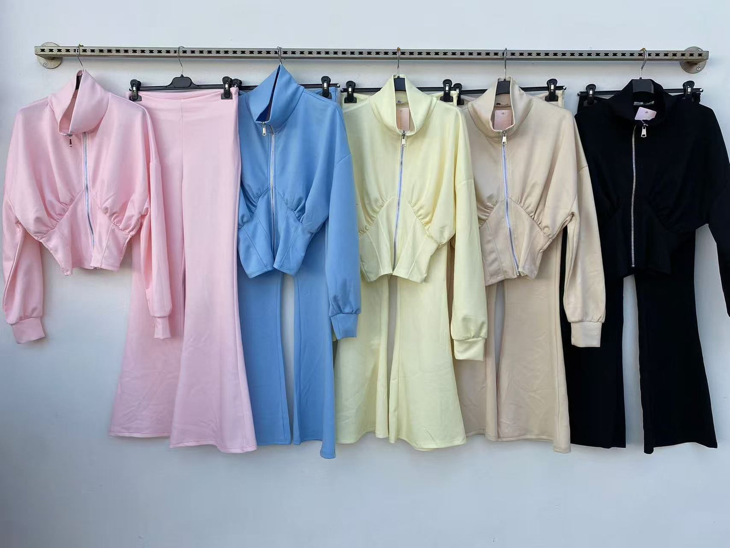 Completo elegante in tessuto pregiato