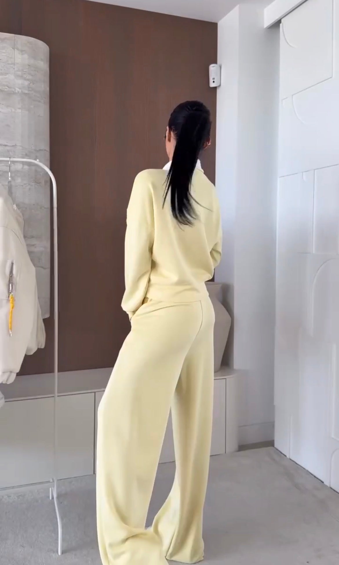 Completo elegante in tessuto pregiato