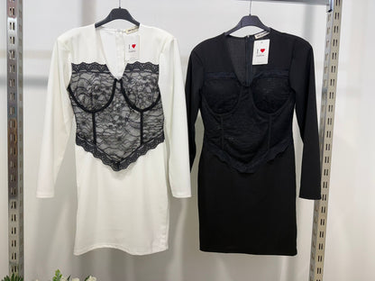 Abito elegante in tessuto leggero con dettagli raffinati