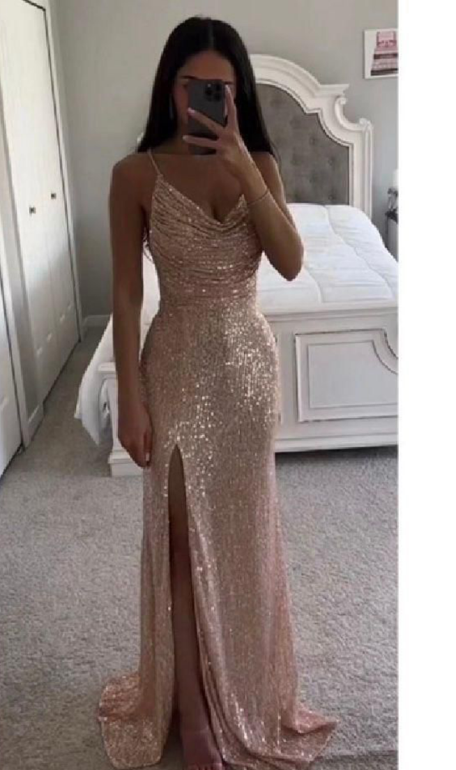 Abito elegante in tessuto pregiato