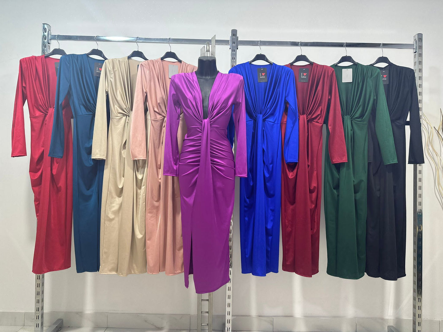 Abito elegante in tessuto pregiato