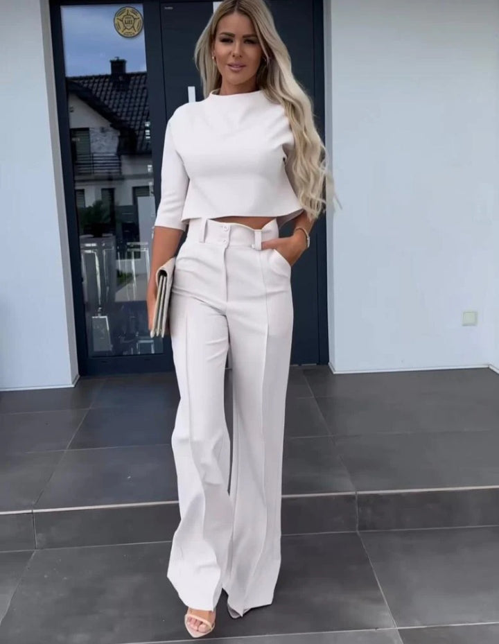 Completo elegante in tessuto leggero