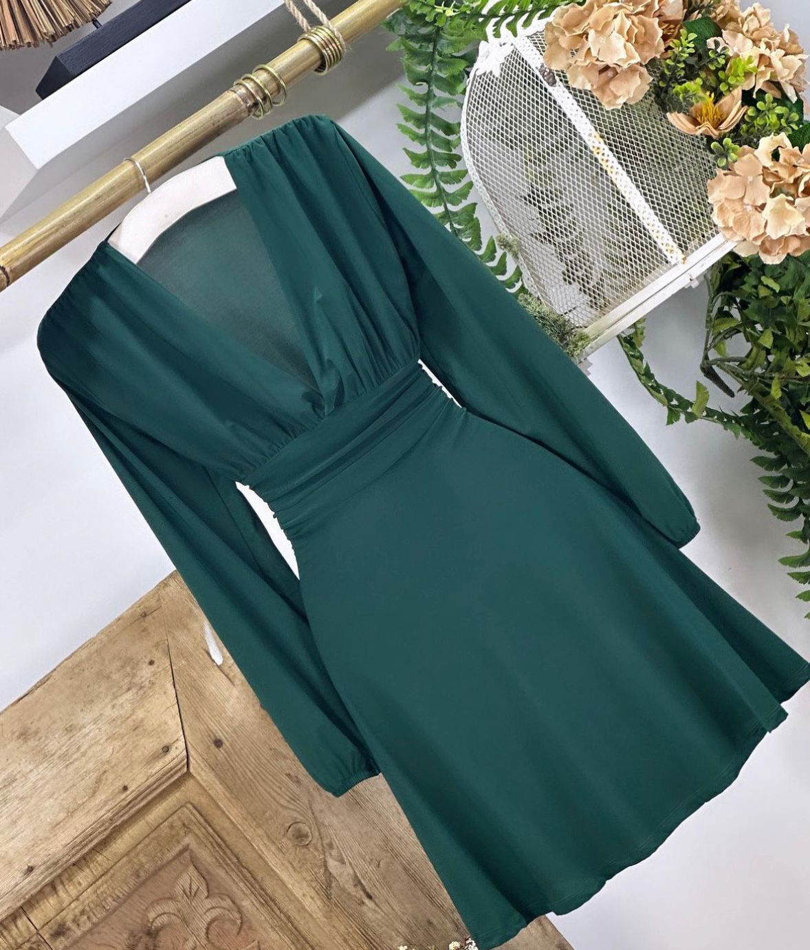 Abito elegante in tessuto leggero