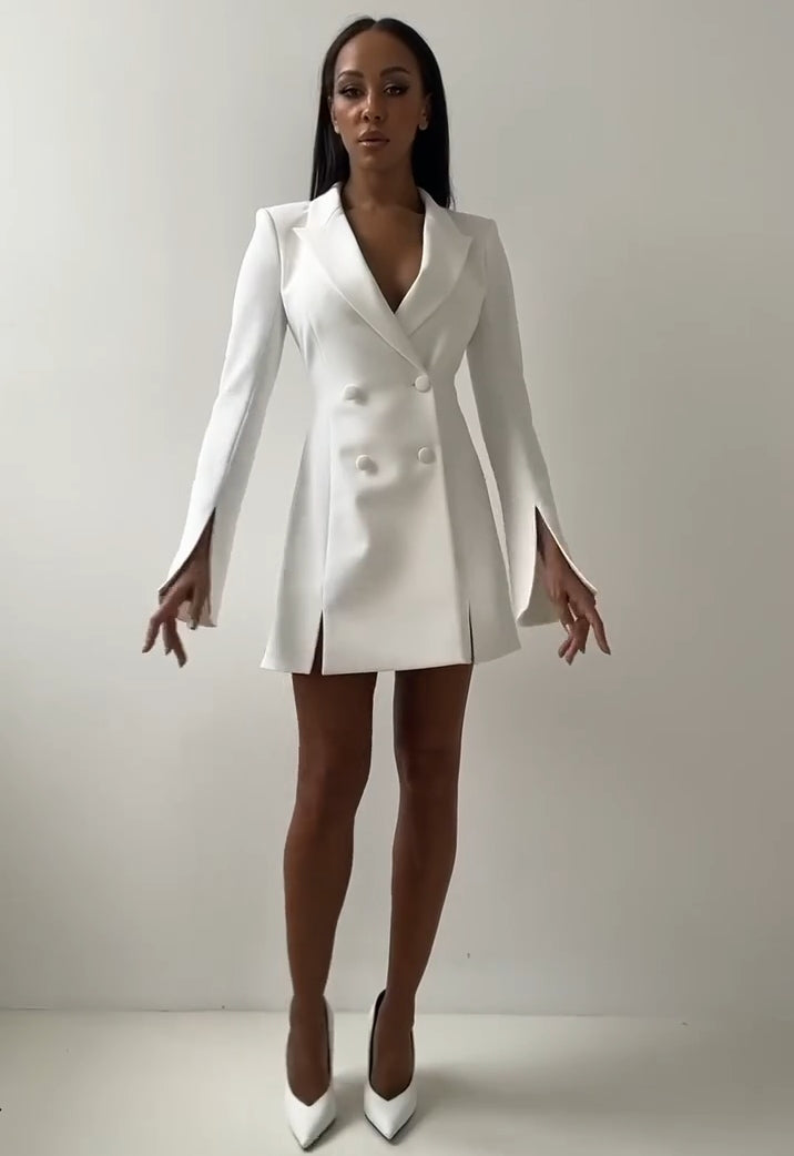 Abito elegante in tessuto pregiato