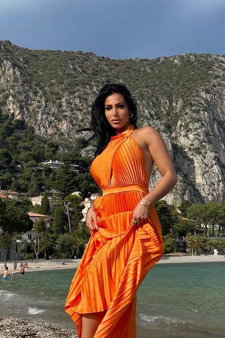 Abito Elegante in Tessuto Leggero