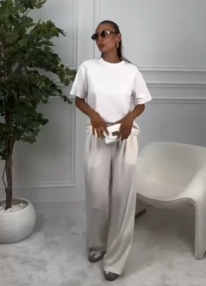 Completo elegante in tessuto leggero