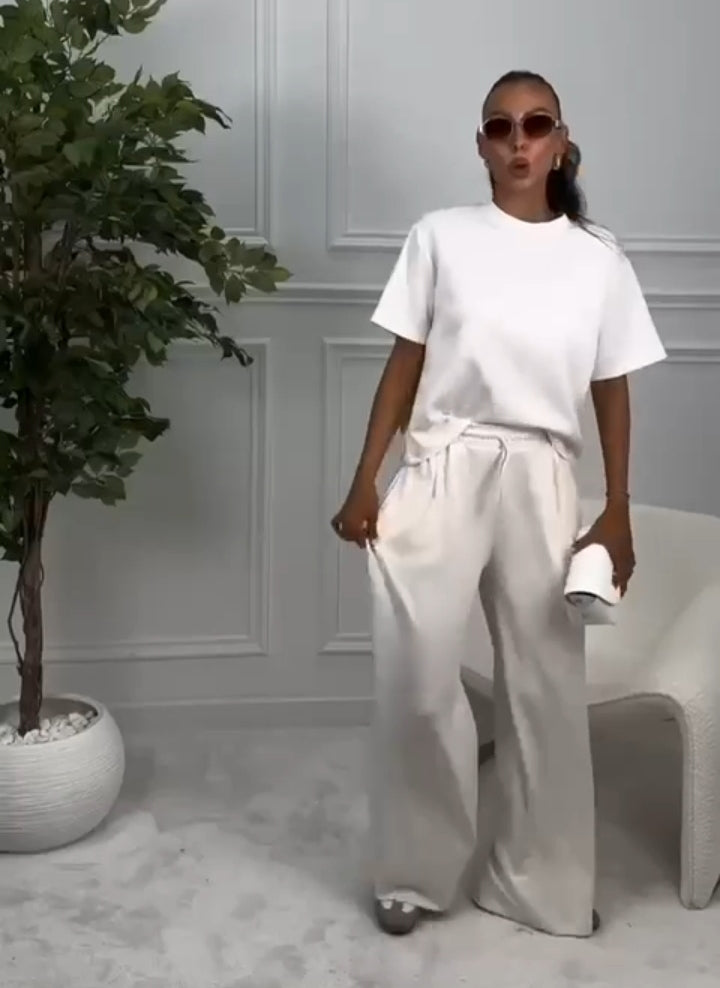 Completo elegante in tessuto leggero