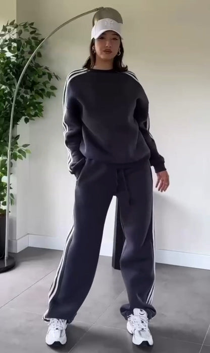 Tuta elegante in tessuto di alta qualità