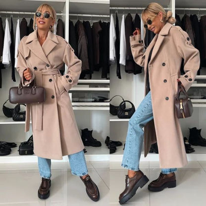 Cappotto in lana con cintura e tasche