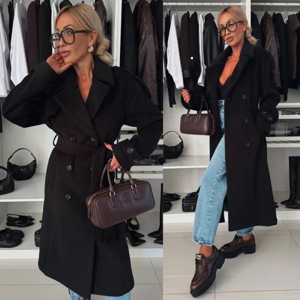 Cappotto in lana con cintura e tasche