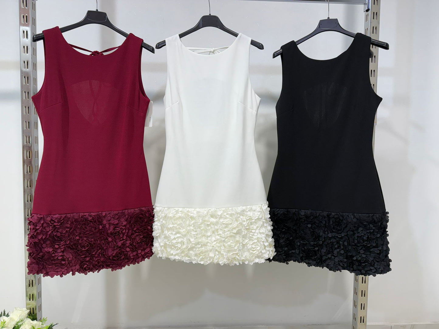 Abito in tessuto leggero con design elegante