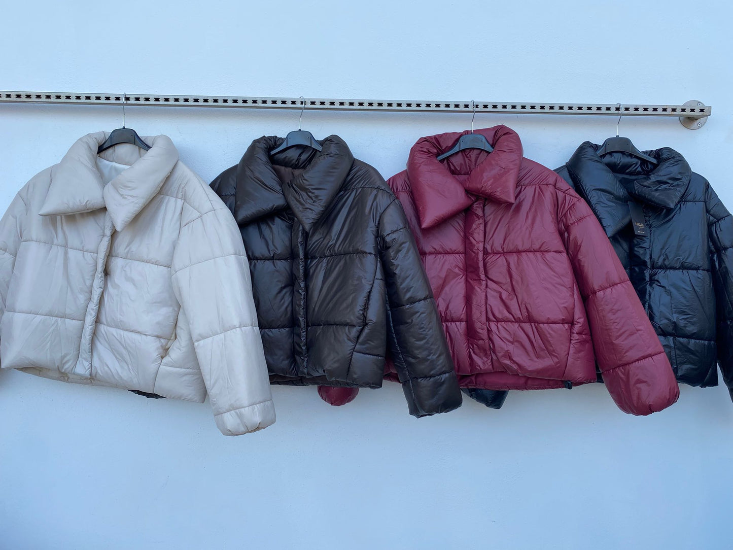 Giacca imbottita con cappuccio regolabile