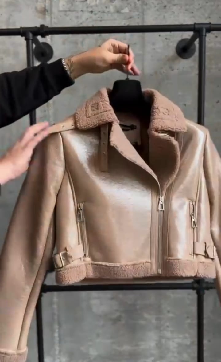 Giacca imbottita con cappuccio regolabile