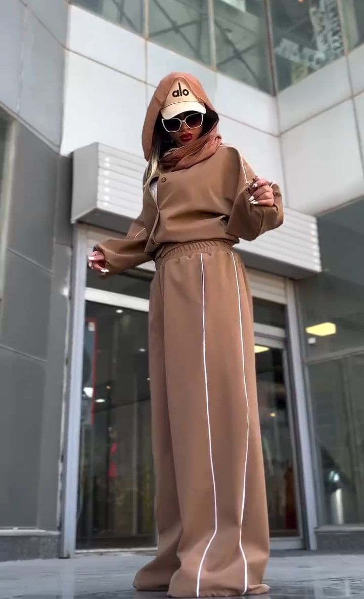 Completo Elegante in Tessuto Leggero