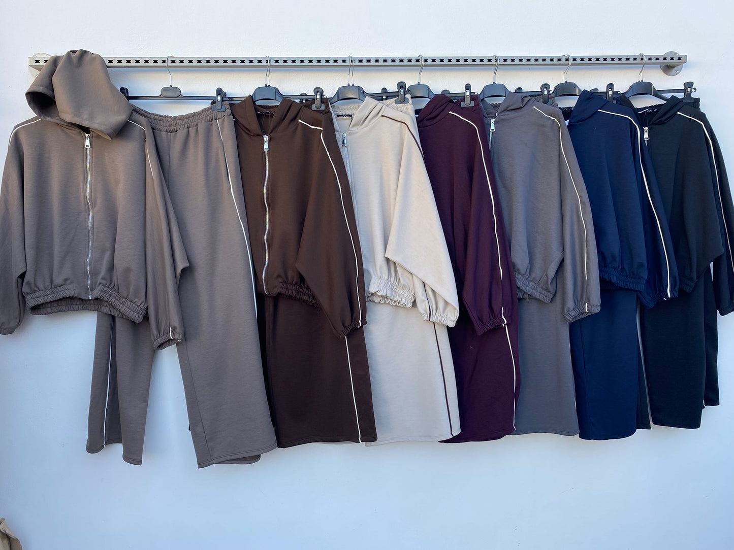 Completo Elegante in Tessuto Leggero