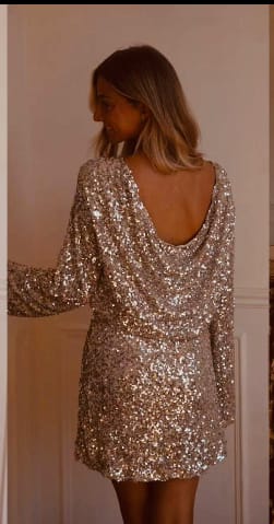 Abito Elegante in Tessuto Leggero